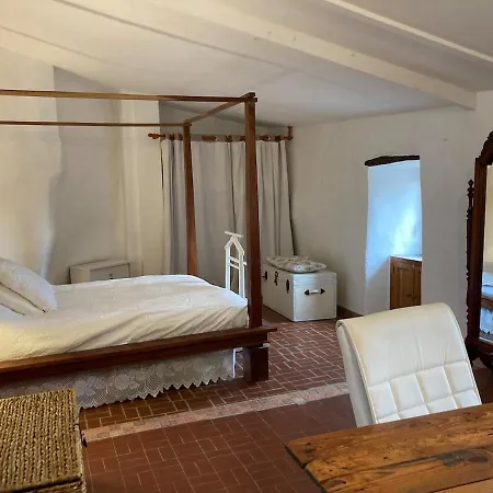 度假居 Charming House And *